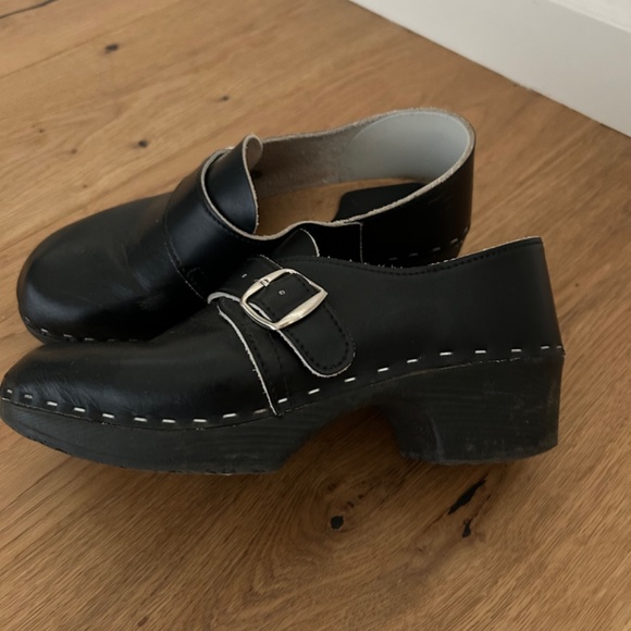 Black clog - Picture 7 of 8